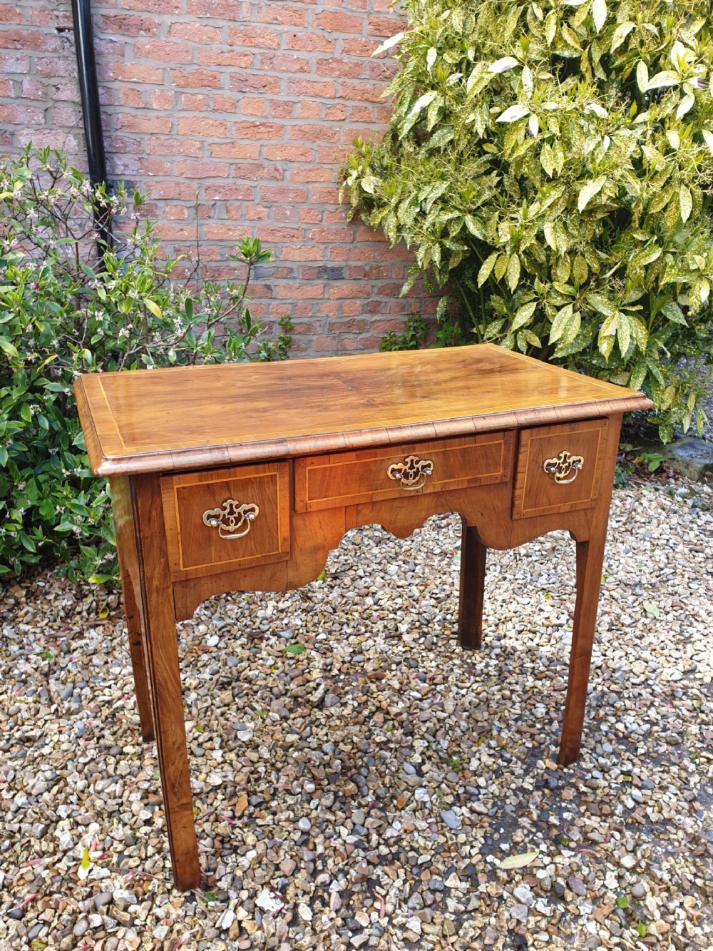 early 18th century small walnut 3 drawer sidetable