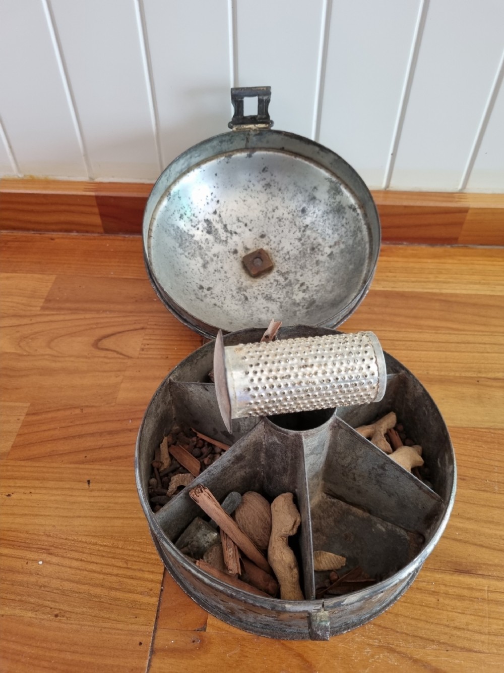 georgian metal spice box complete with nutmeg grater