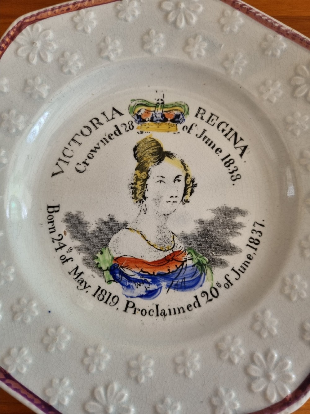 rare early 19thc queen victoria coronation plate 17cms d