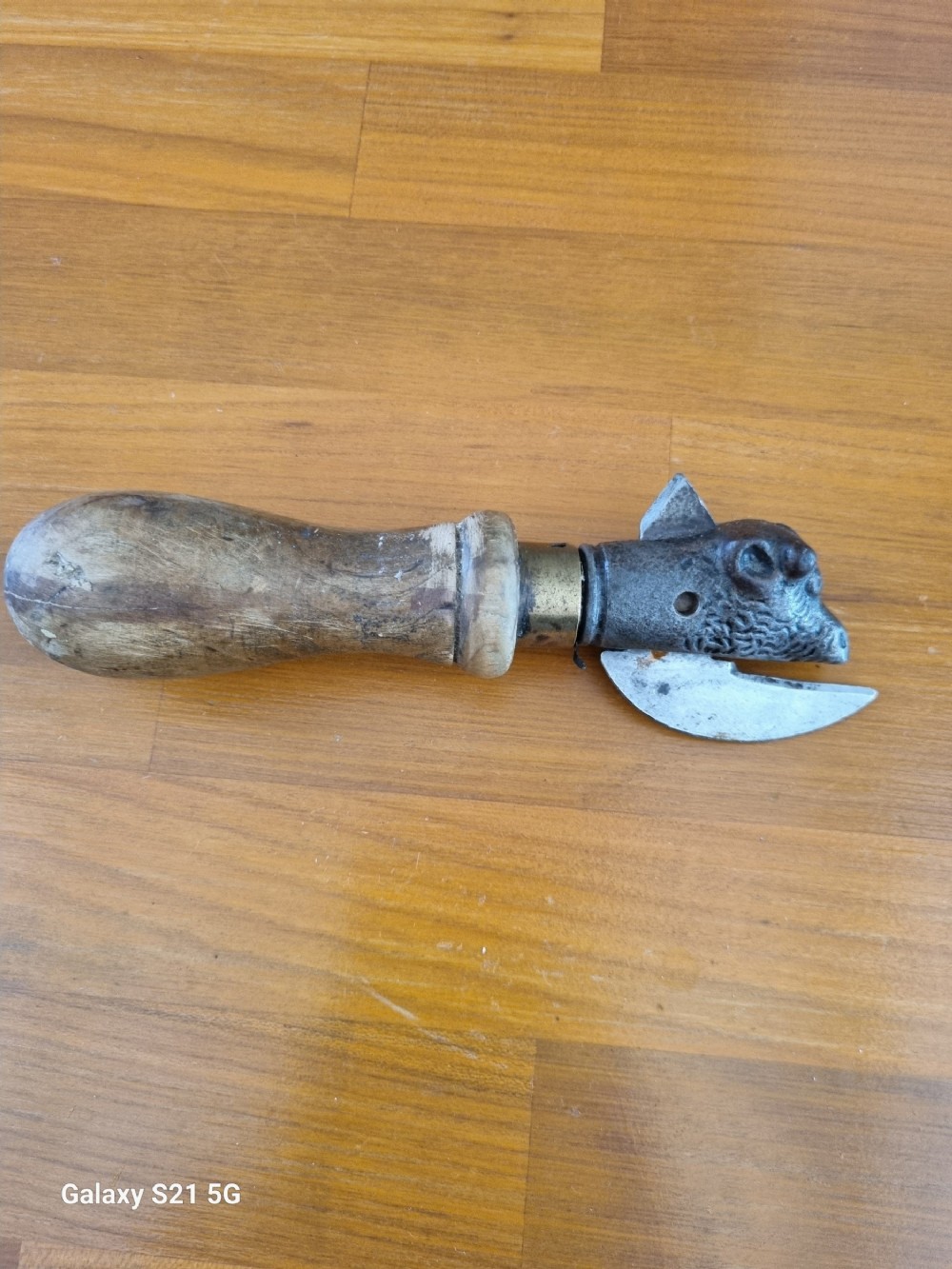 unusual 19thc wooden handled bully beef can opener