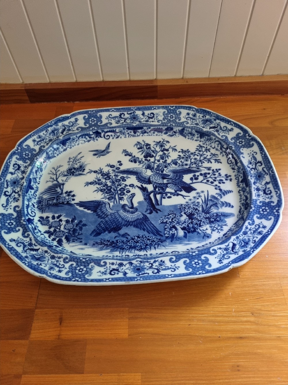 large perfect early 19thc blue and white meat plate birds of prey