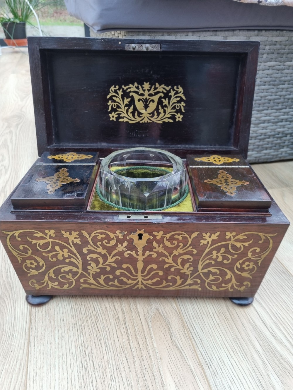 early 19thc profusely brass inlaid rosewood tea caddy