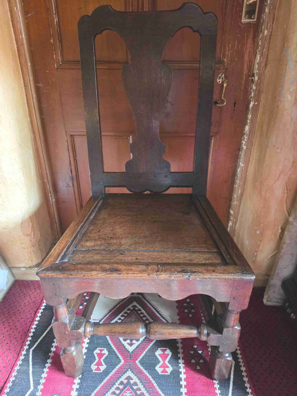 e18thc oak side chair in superb condition