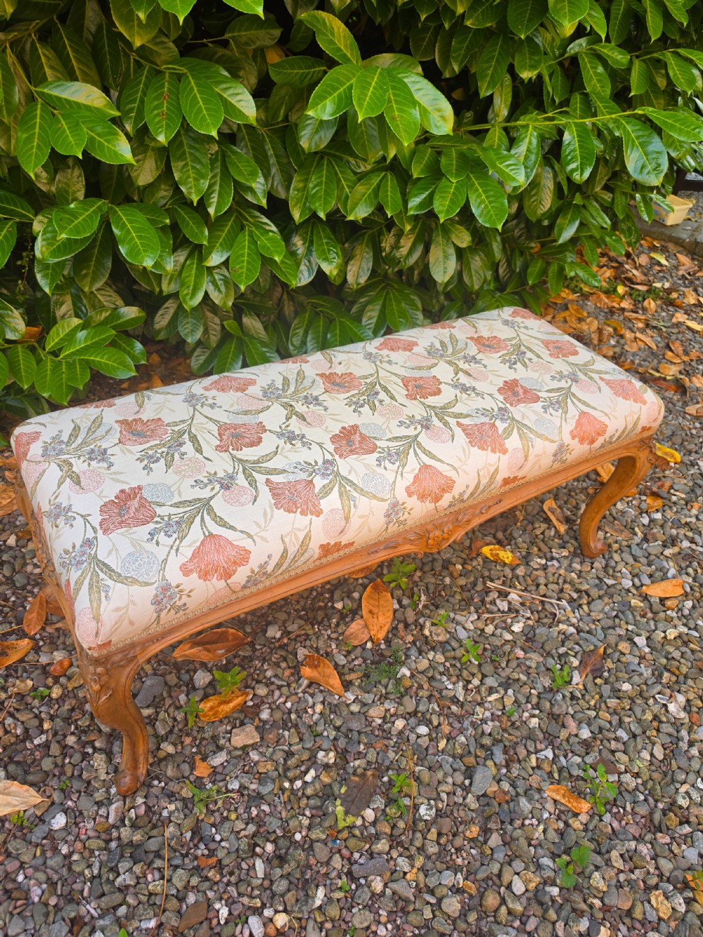 good large 19thc walnut cabriole leg stool